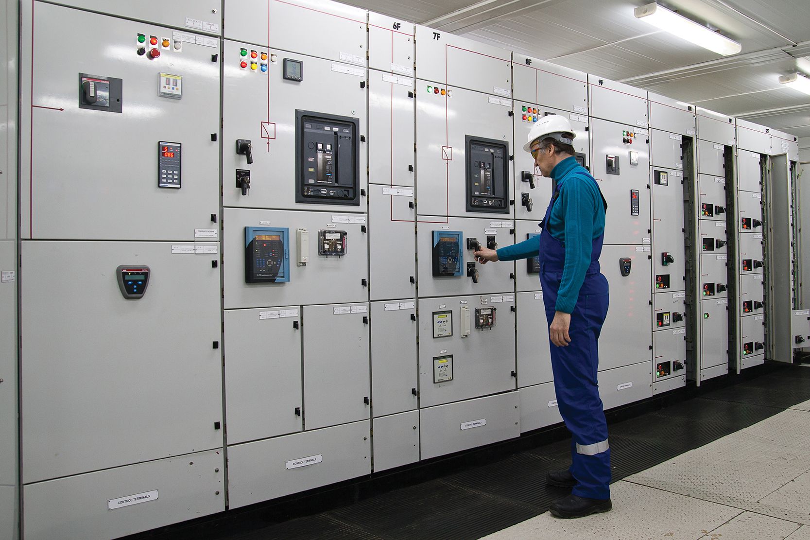 Low Voltage Panels ATS Syncronization